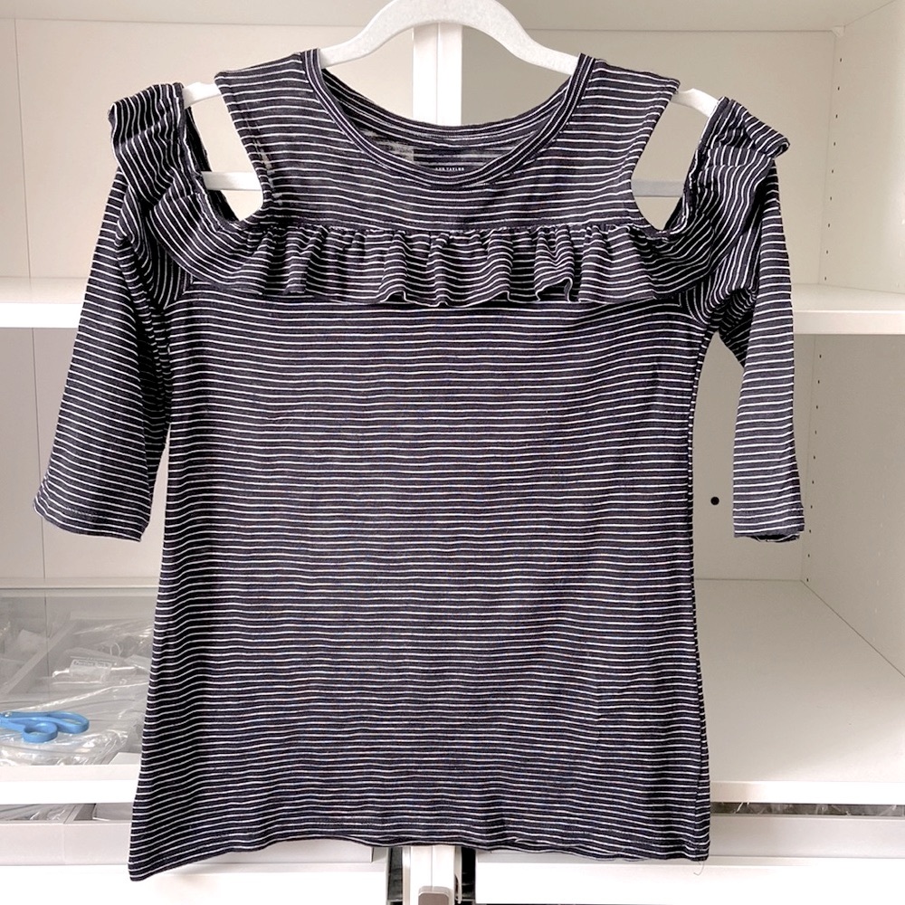 Loft cold shoulder, 3/4 length sleeve t-shirt. Black with thin white stripes.
